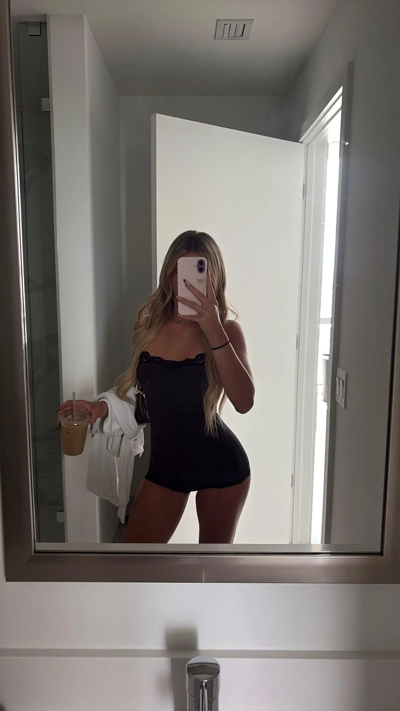 Houston : I bet you would not last long with me. I'm gonna make your eyes roll!