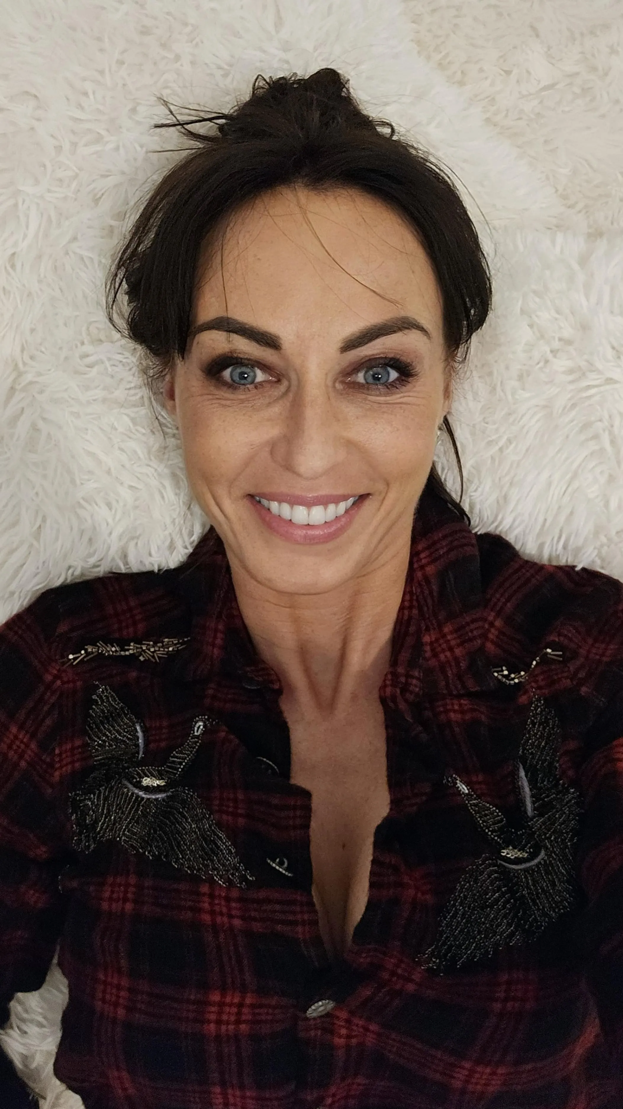 If an older woman like me texts you, will you reply back ? 🥺