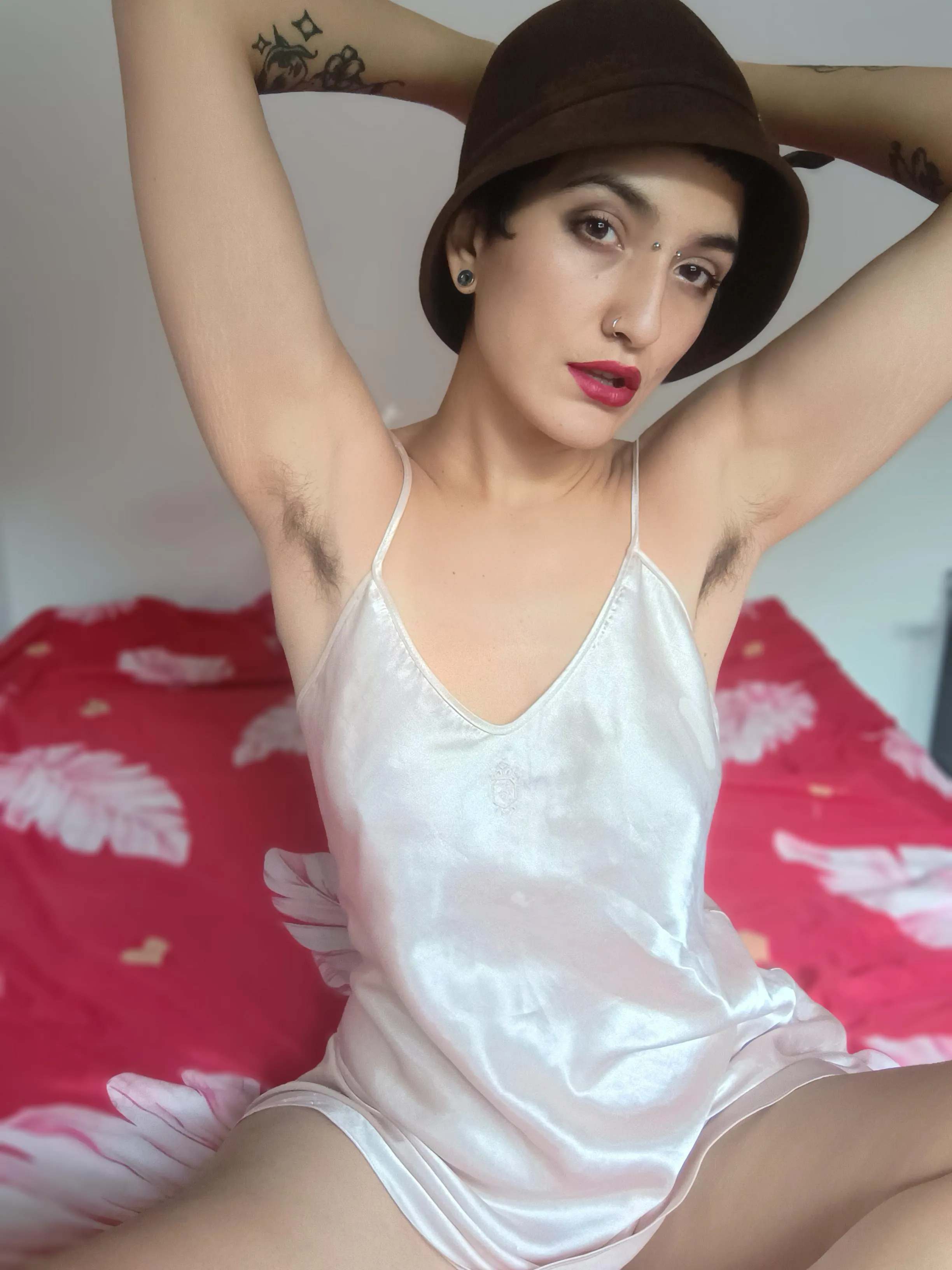 Natural and without deodorant [p]