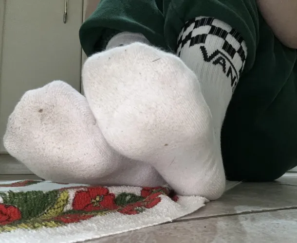 need a face to rest them on🩵