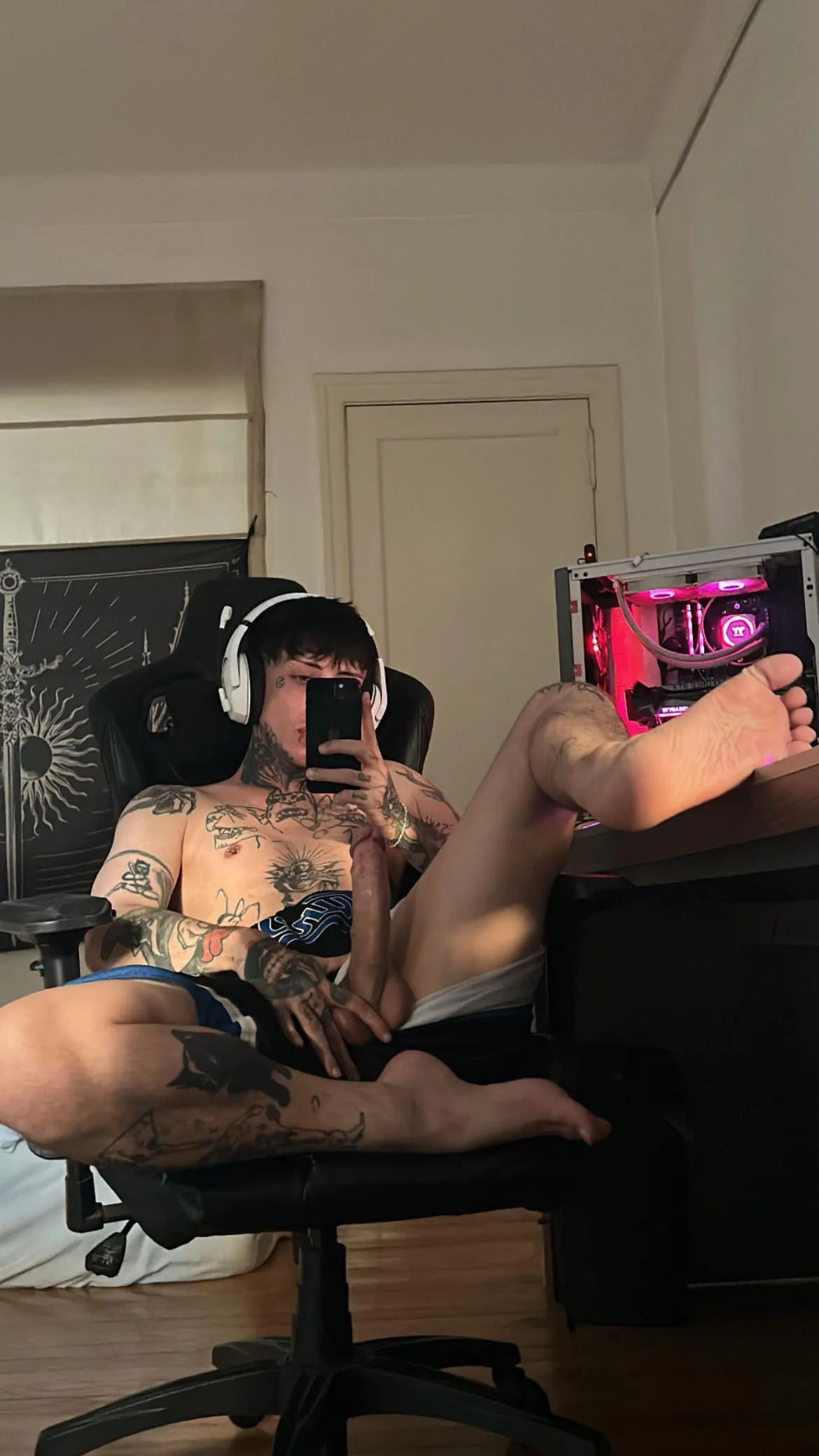 So horny at this hours