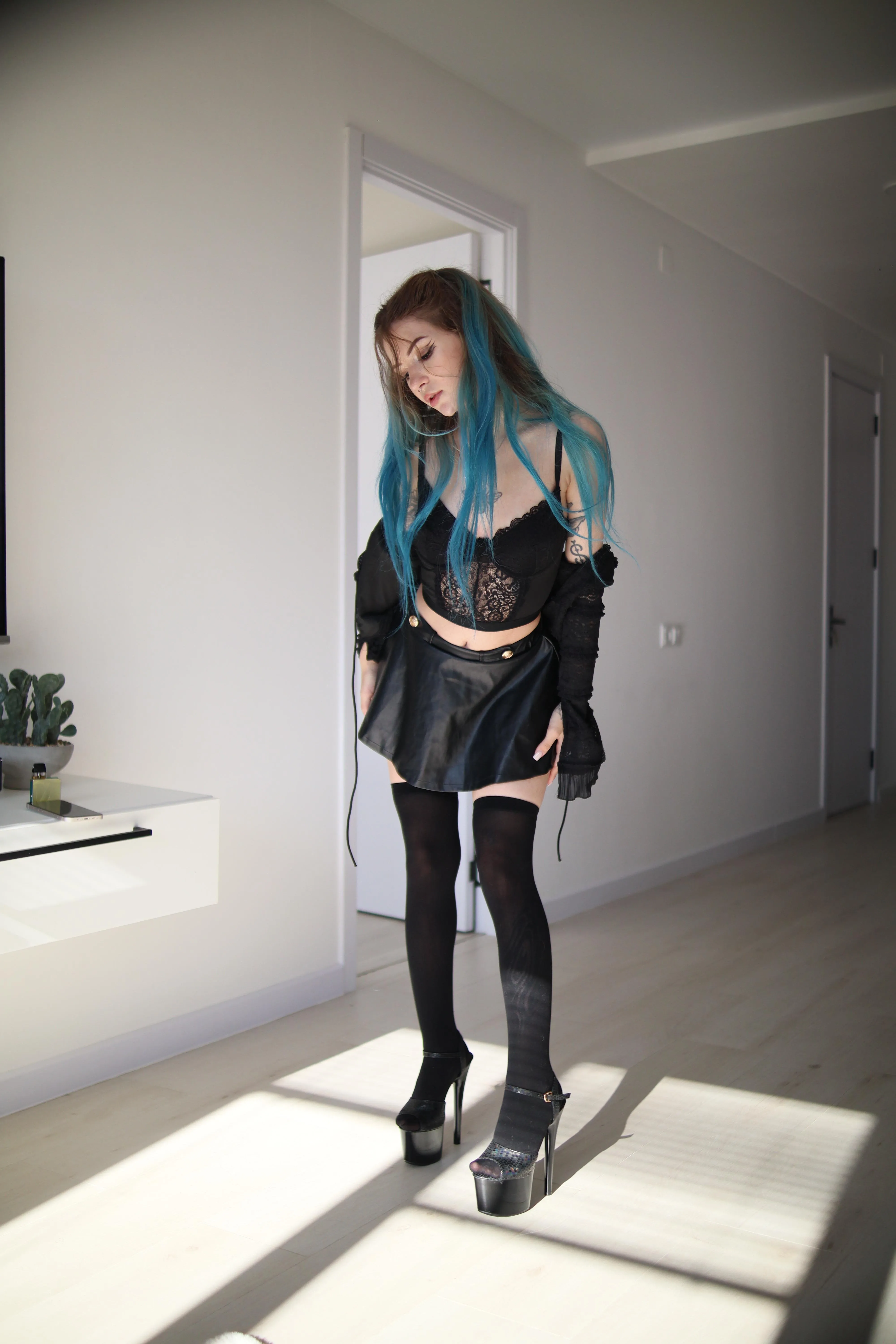 These heels should only be worn without panties