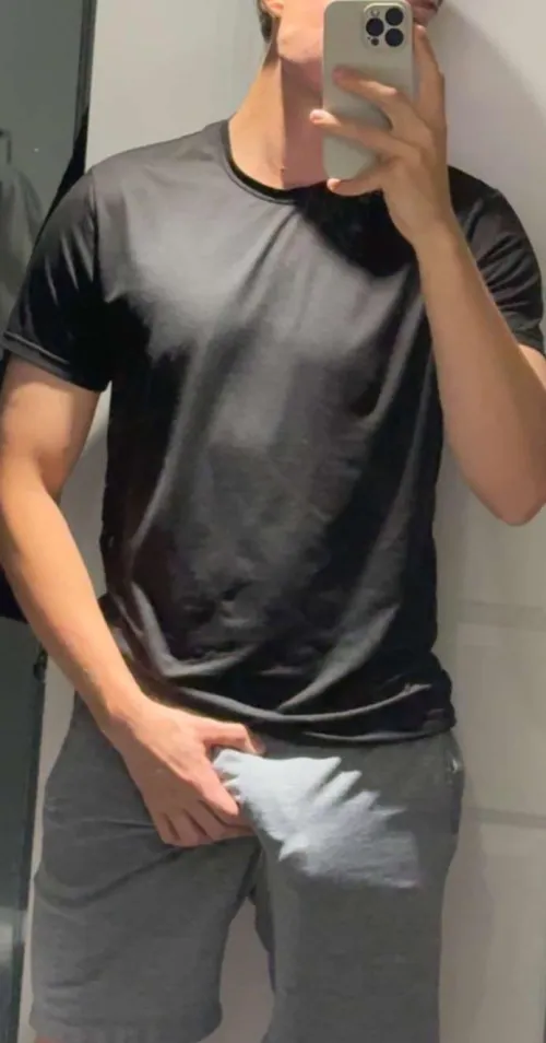 28 [M4F] 6’3, looking for a big rack to worship!