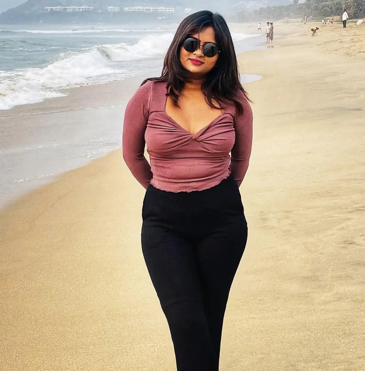 Anyone know who this slut is from vizag [F]