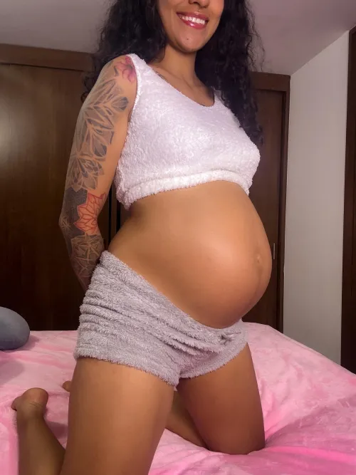 Being pregnant means I need to be fucked daily to satisfy my cravings