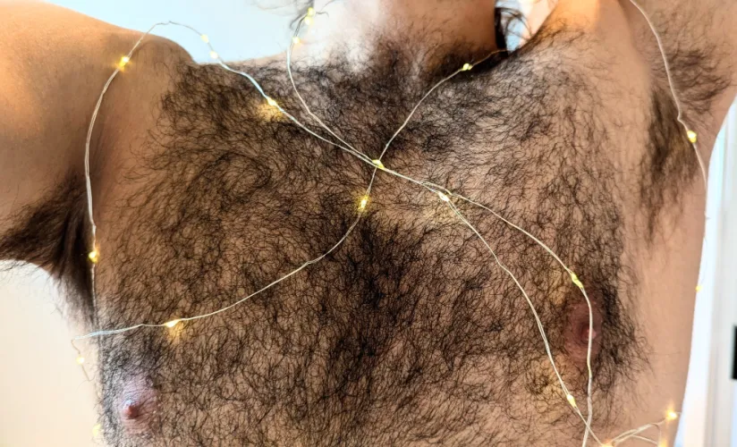 It's Christmas bitches. Santa just got out of the gym all sweaty 🎅🏻Who has been a naughty slut?🎄😈