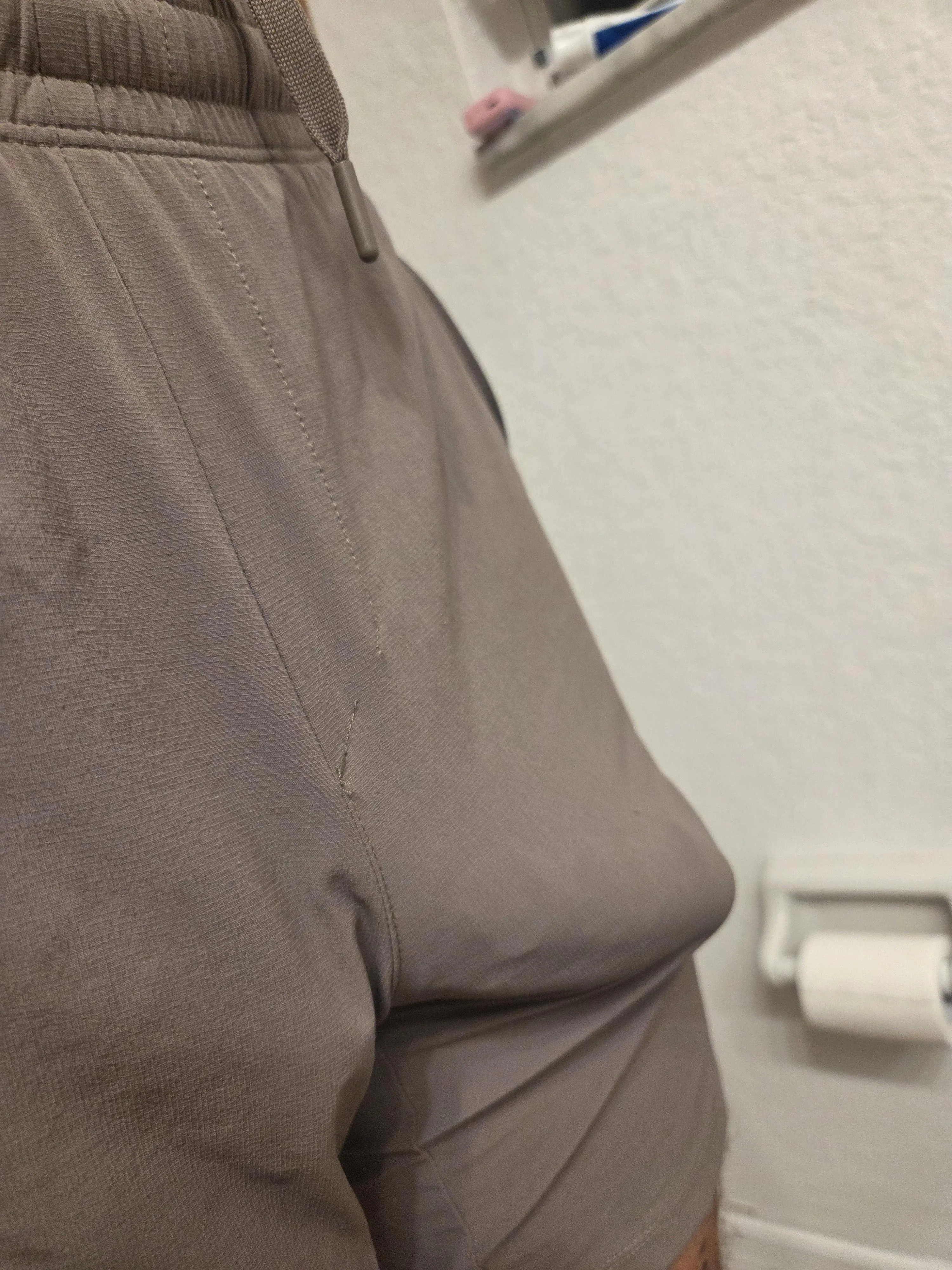 M24, i love freeballing while i work, cleaning pools while people watch, dm if you wanna trade