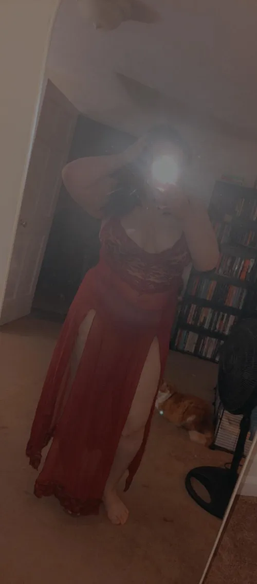 Who wants to watch me squirt