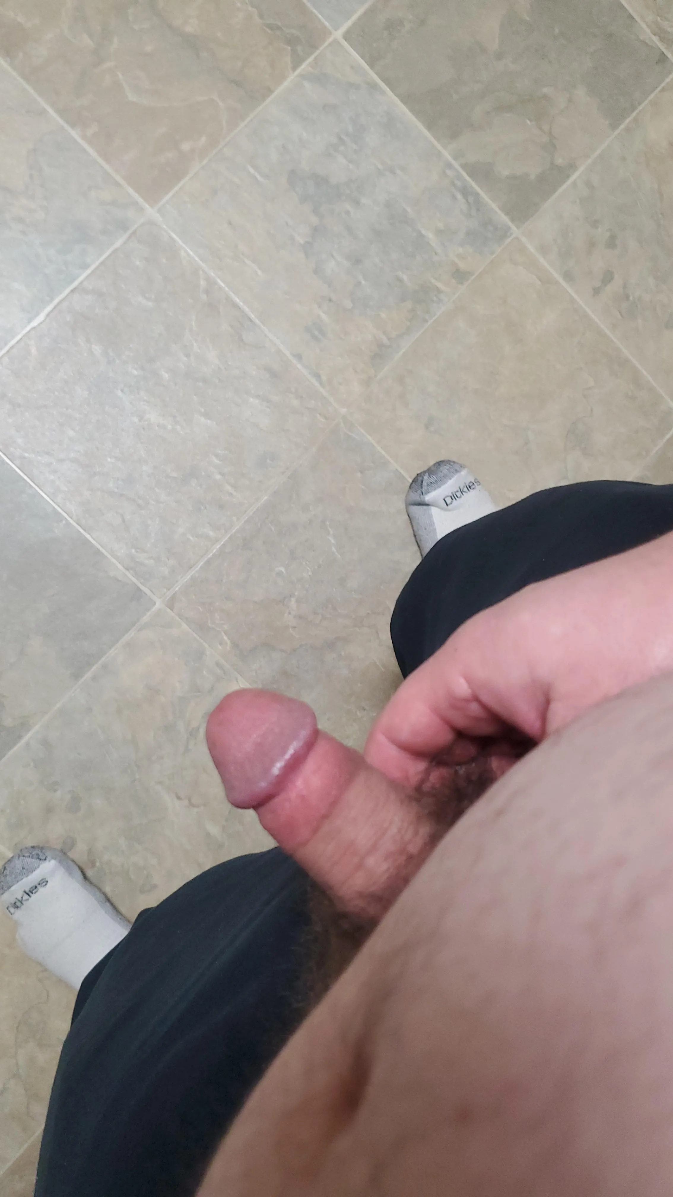 34 M looking for an ice fishing buddy for my girl and I to play with.