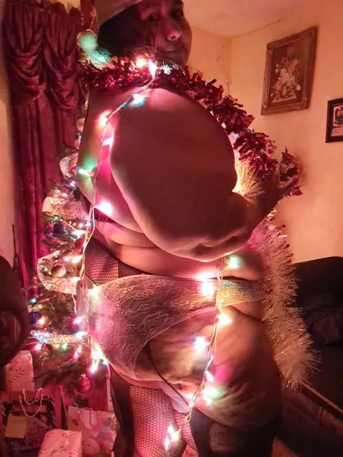 Do you think Mrs. Clause 🤶 is intimidated by me? 👀