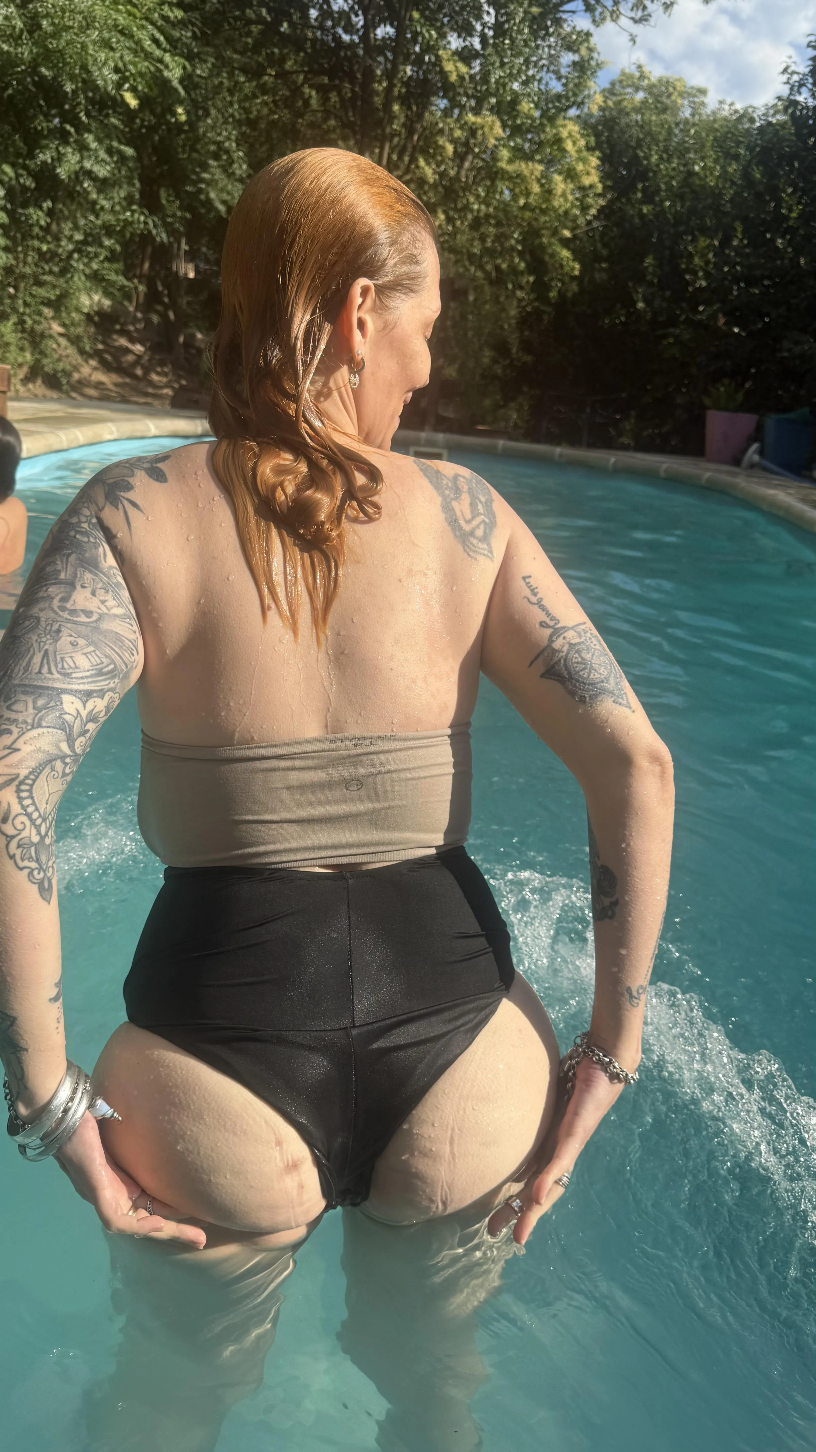 38 years of experience in knowing exactly how to make you worship me. 👑