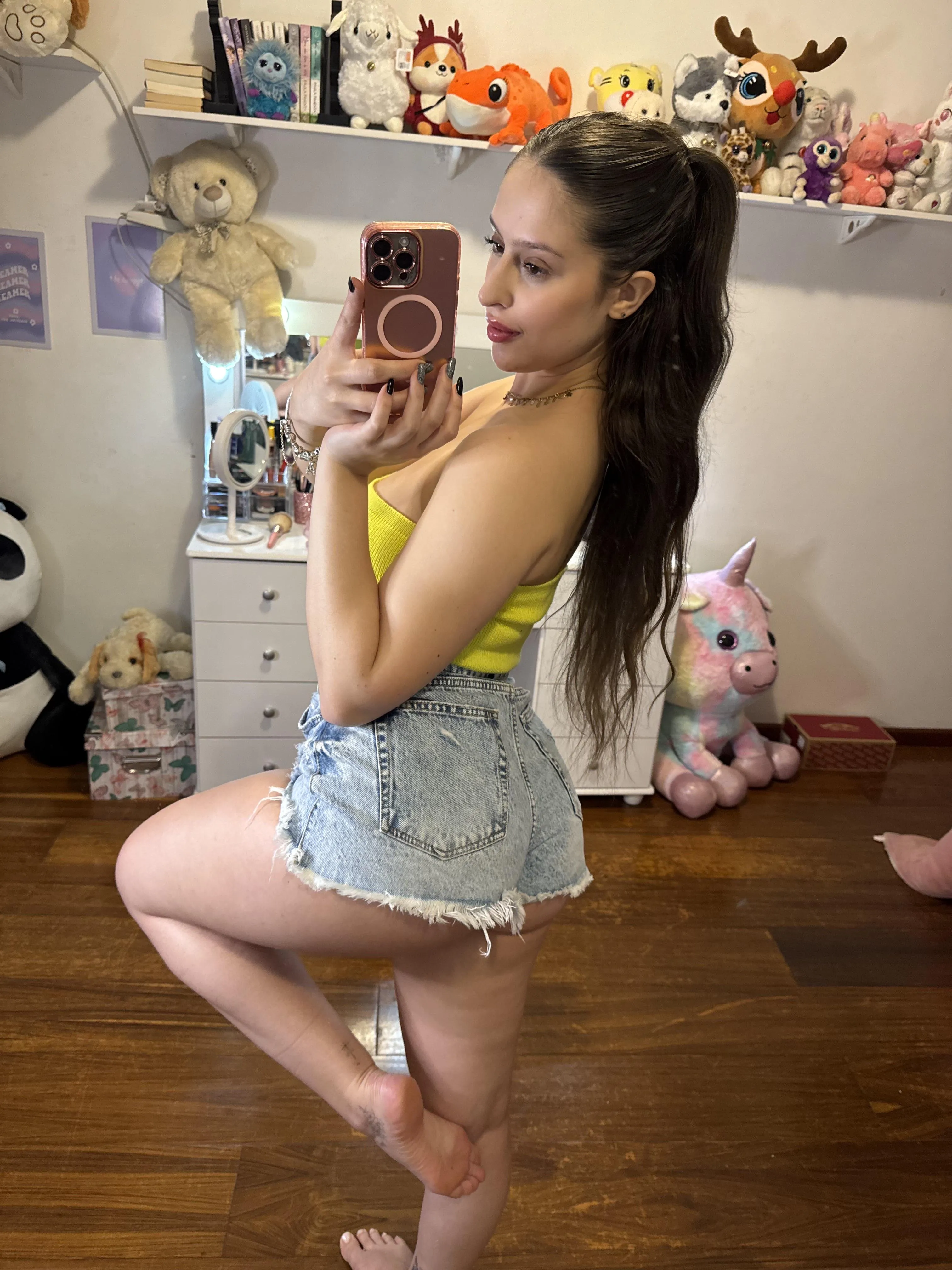 the good ass in shorty jeans