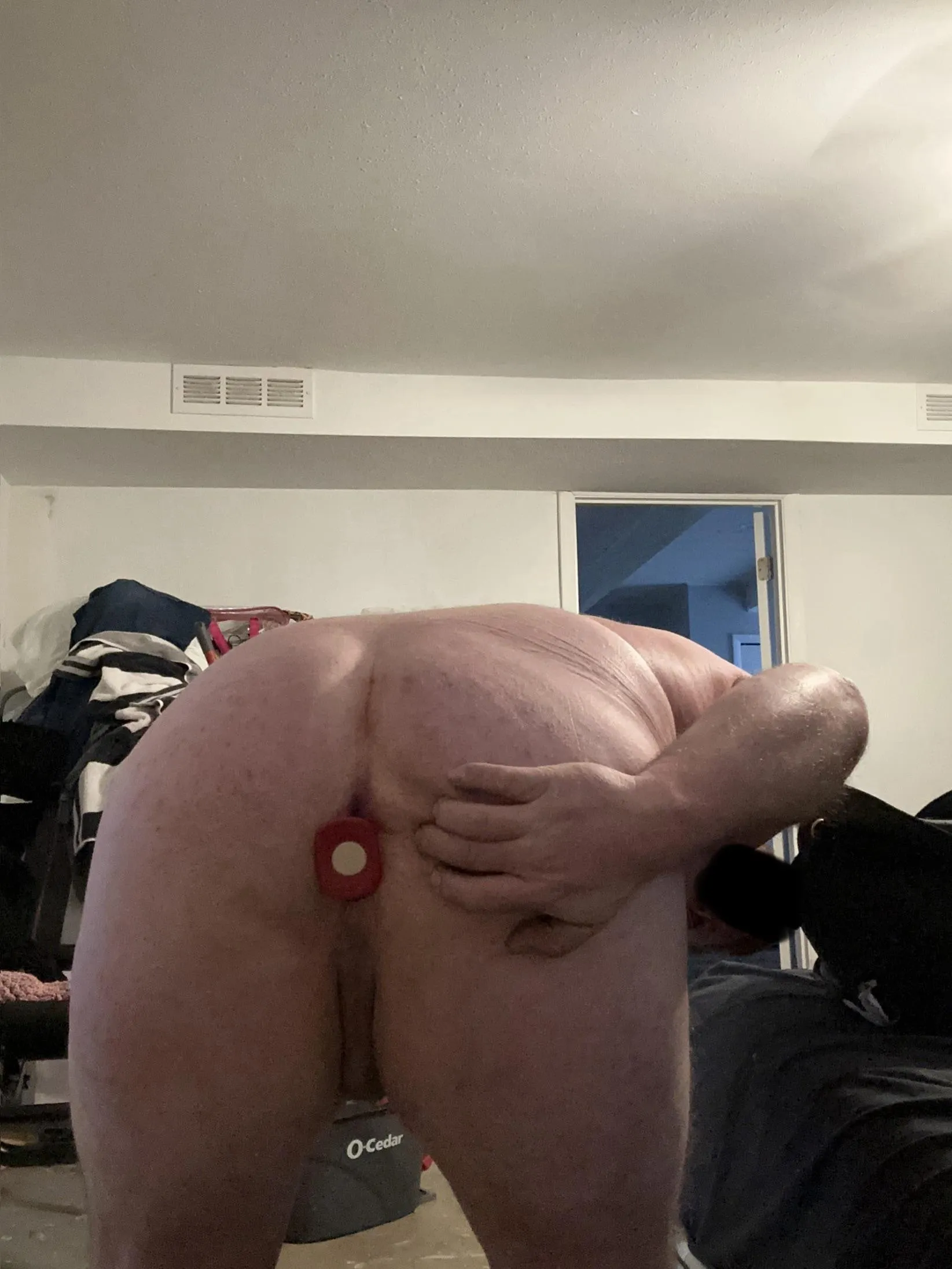 Age 46 chubby guy new to plugs