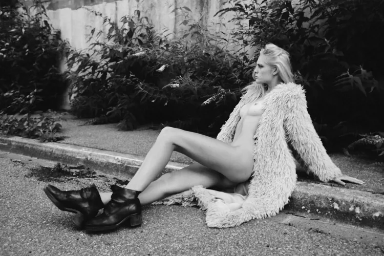 Eyes that could kill, by Nicloas Larriere