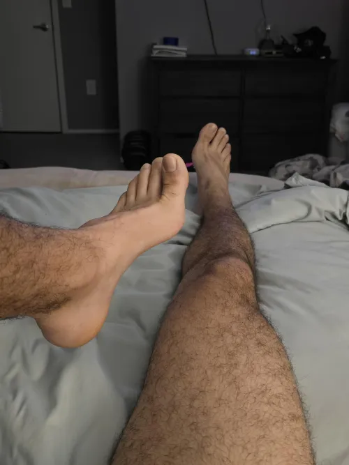 feel like my feet look nice here, tell me what you think!