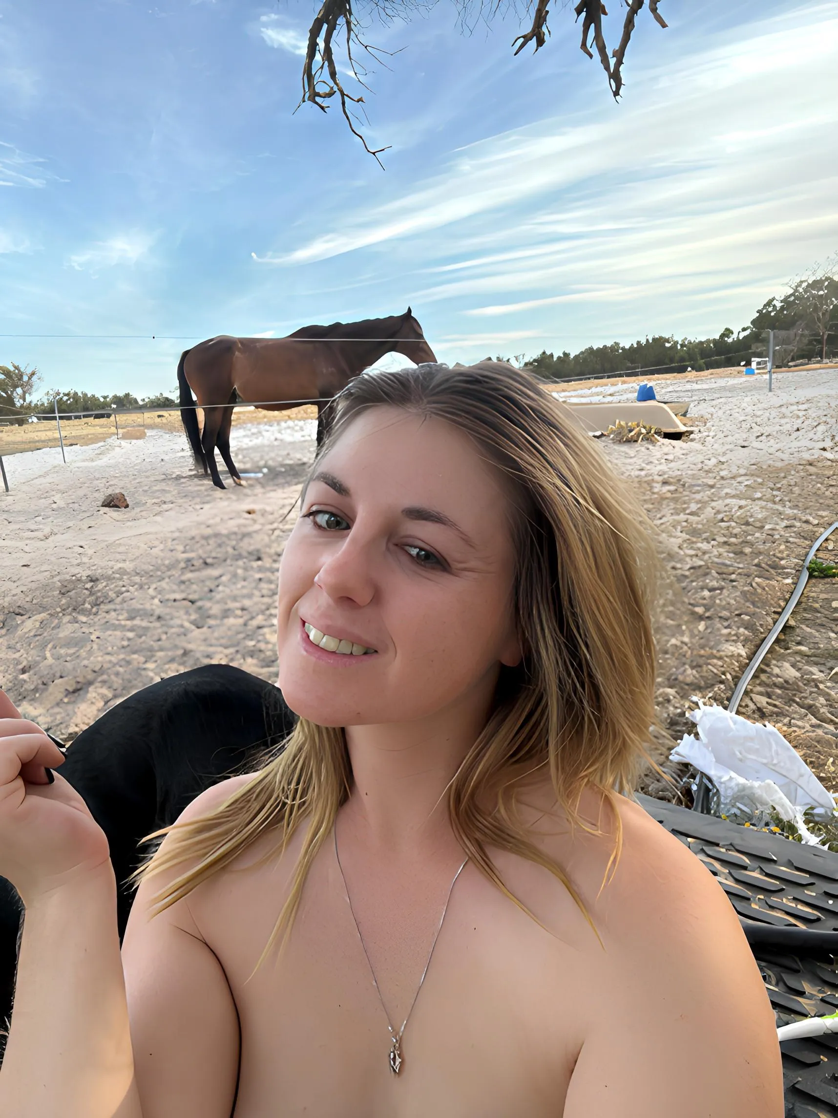 Guess what im upto wile out eith the horses 🙊