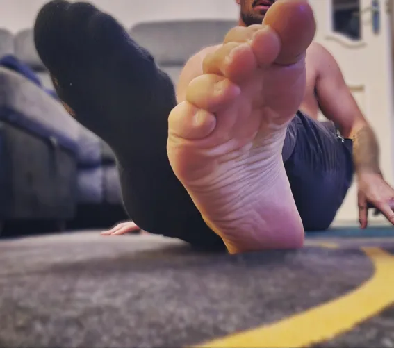 Socks or no socks? 🧦🦶🏼