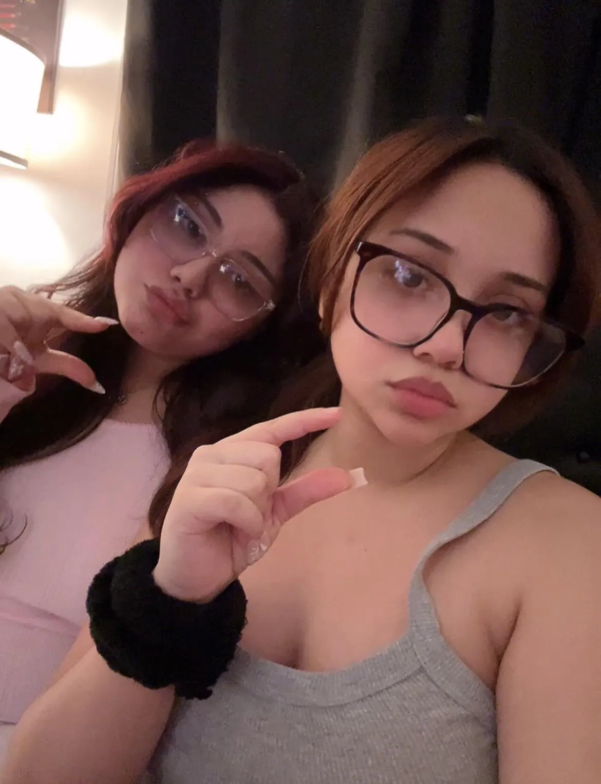 two dommes looking for a new sub to play with 🤏🏻