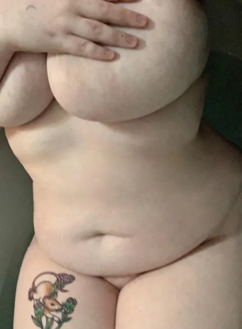 20 F recently out of a relationship. need someone to treat me right