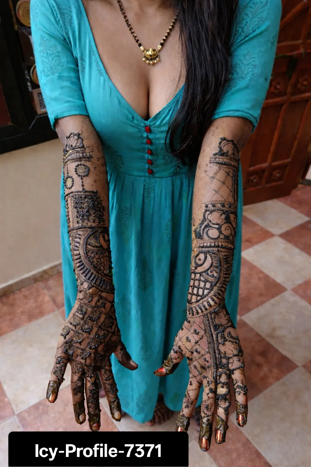 Hope you like my wife's Mehandi 🥵