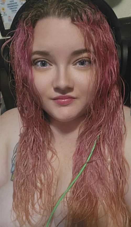 How's your night going? They don't know I'm playing like this🤫🌻