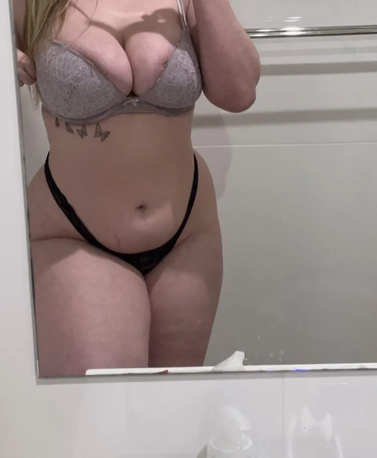 Would you be roommate with me 😈