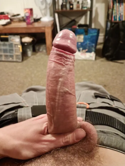 I'm really horny, anyone wanna tease me and distract me?