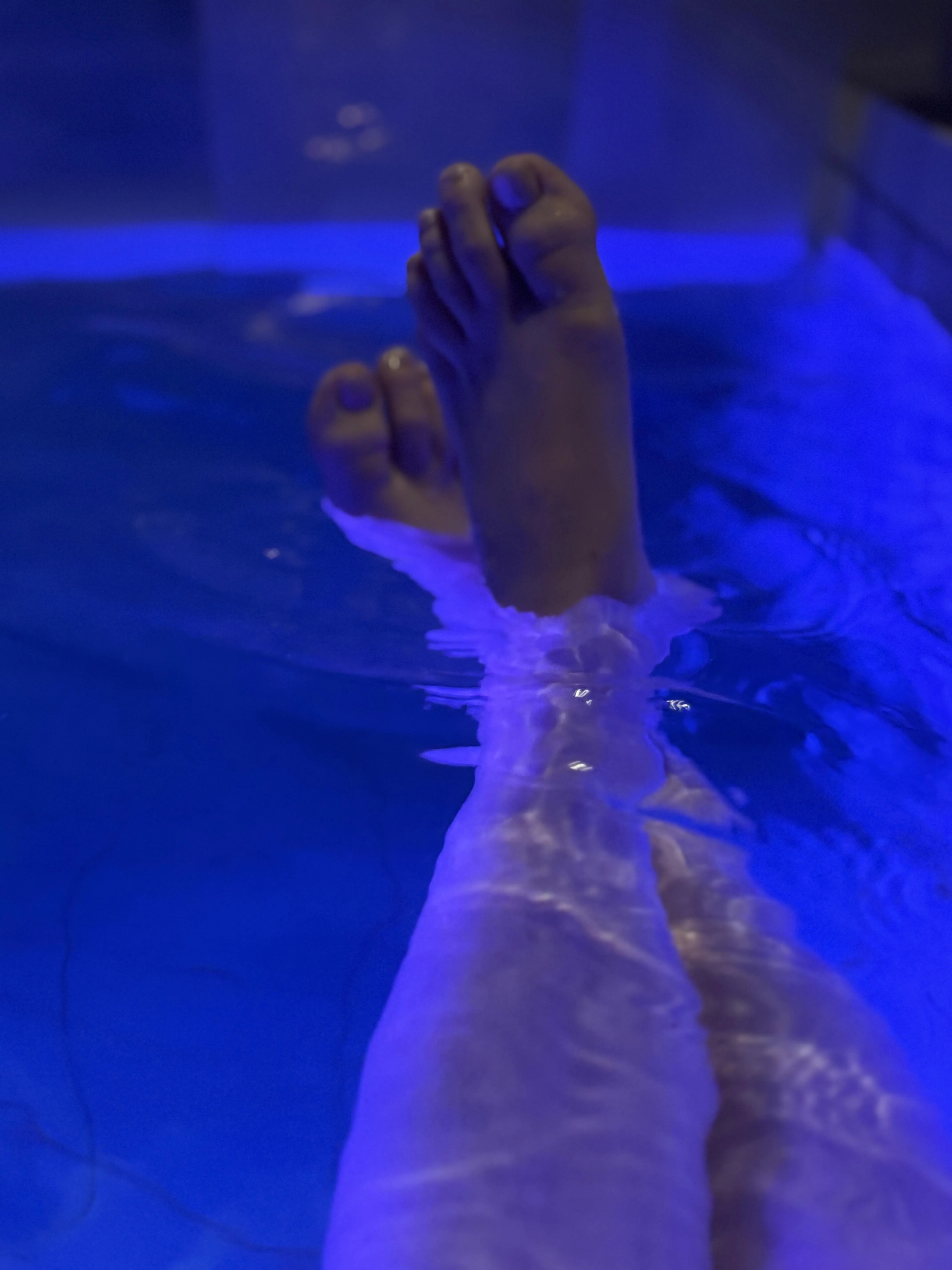 Pure wellness spa, steam bath, salt peeling not only for my feet