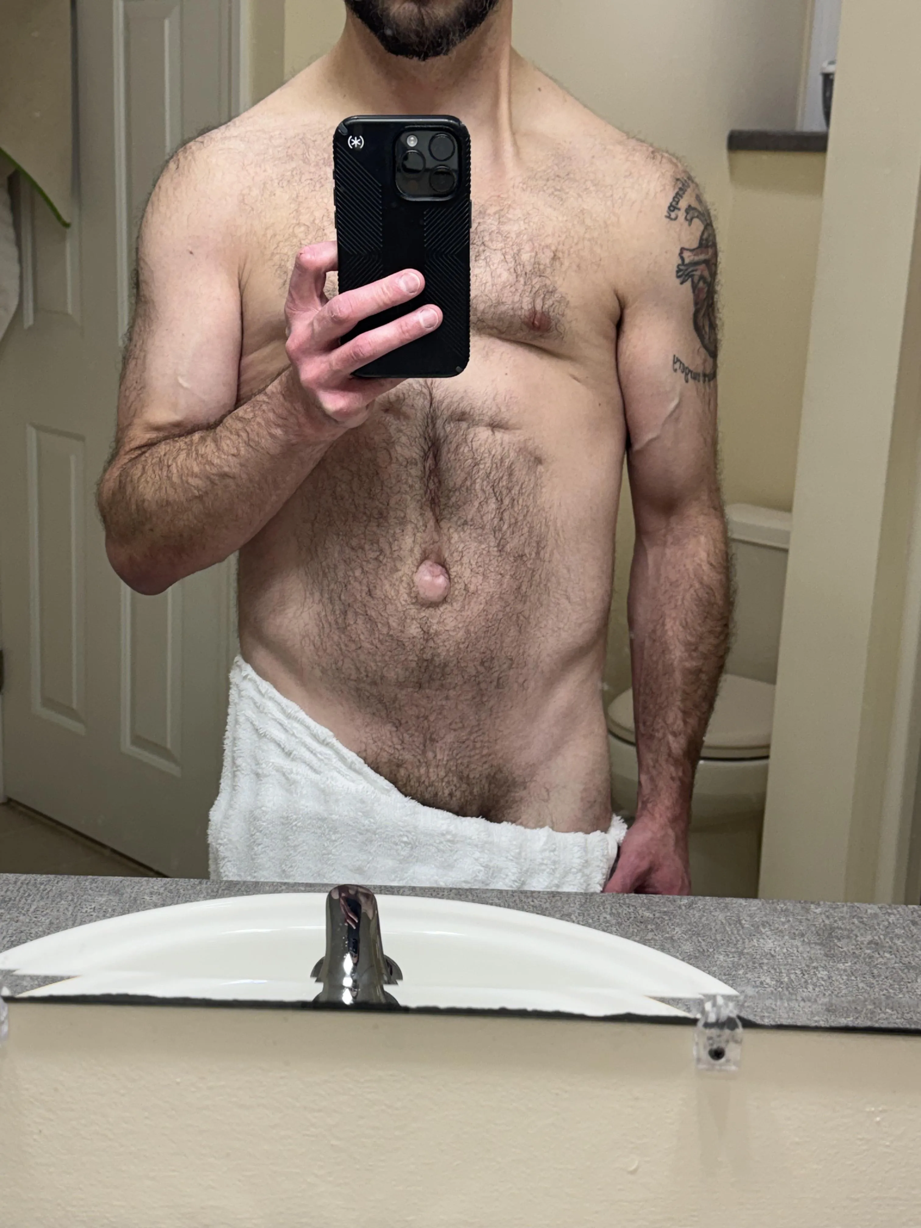 39 [M4F] New Haven - drinks & hookup