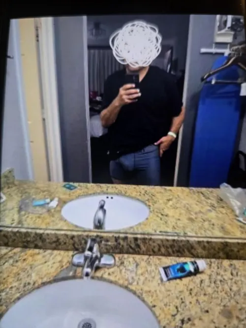 41[M4MF] [M4F] who wants to help me bring my birthday in with a great gift