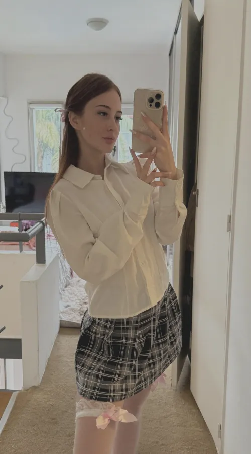 19 (F)4M . Soft calm, tempting thoughts . on-IG: voxisweetie