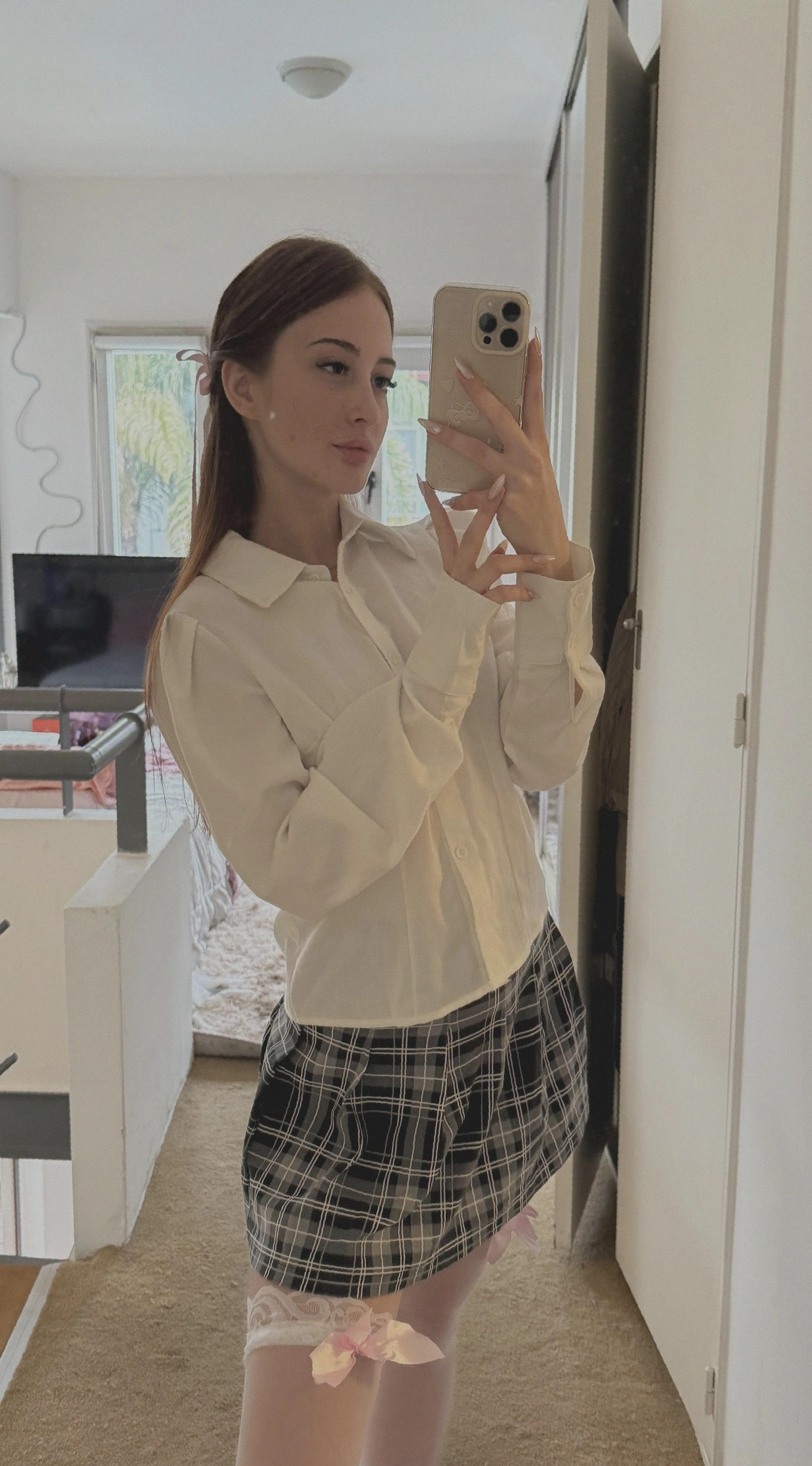 19 (F)4M . Soft calm, tempting thoughts . on-IG: voxisweetie