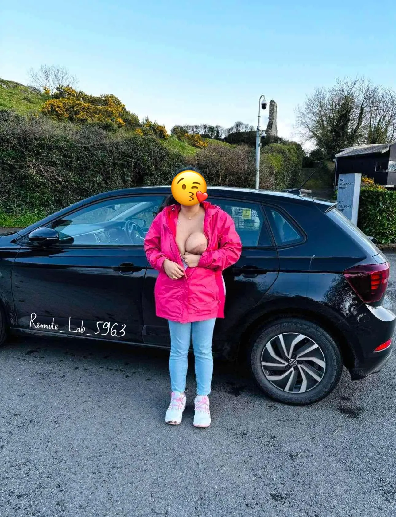 Taking my titties out in the open today 🙈❤️😈