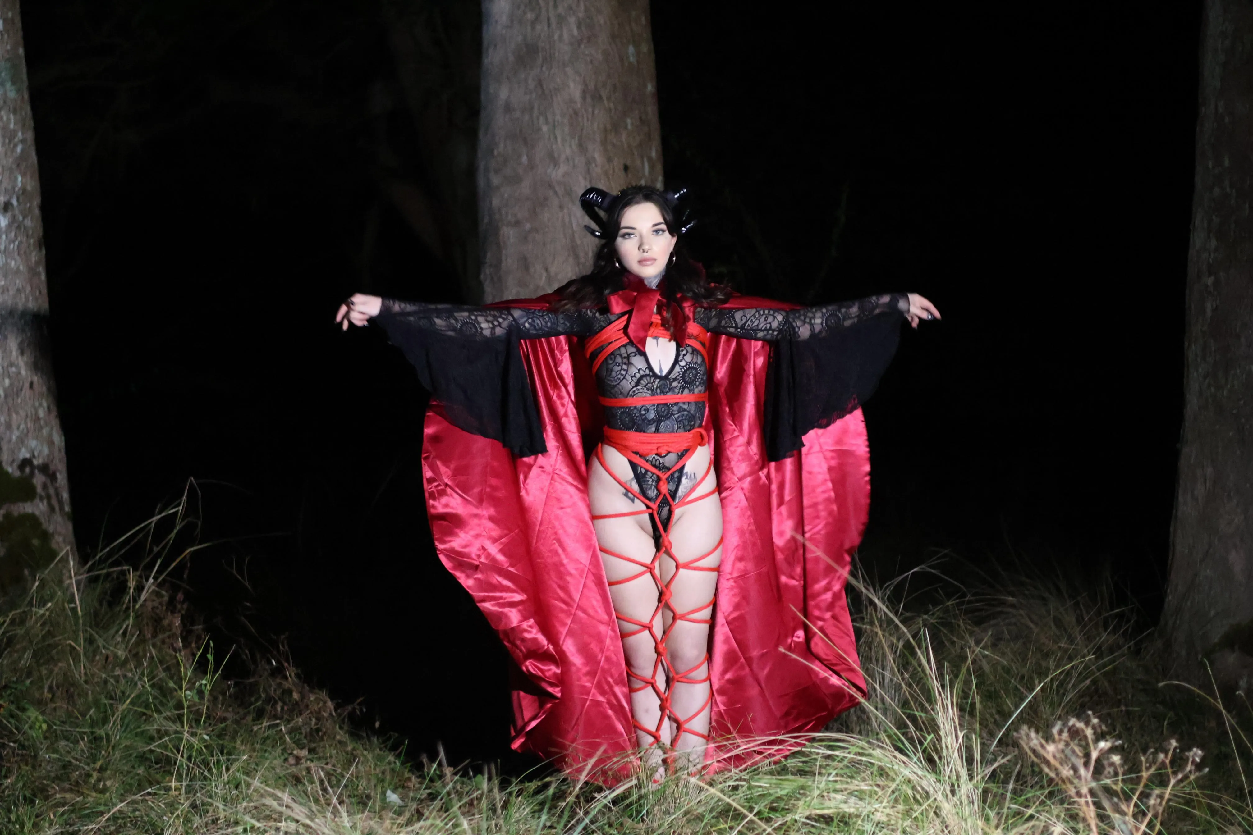 This demon got herself a little tied up 😈🪢