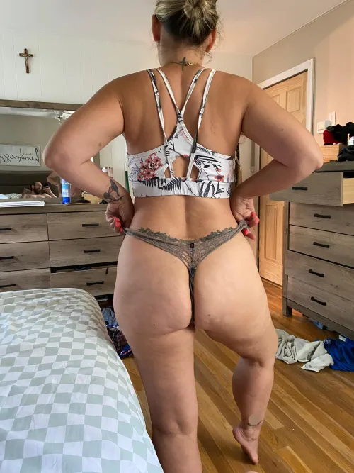 44 pawg MILF showing her thong off