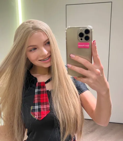 Do my eyes catch you?