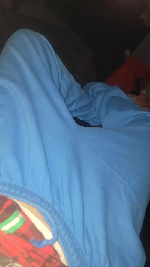 I love baggy sweatpants