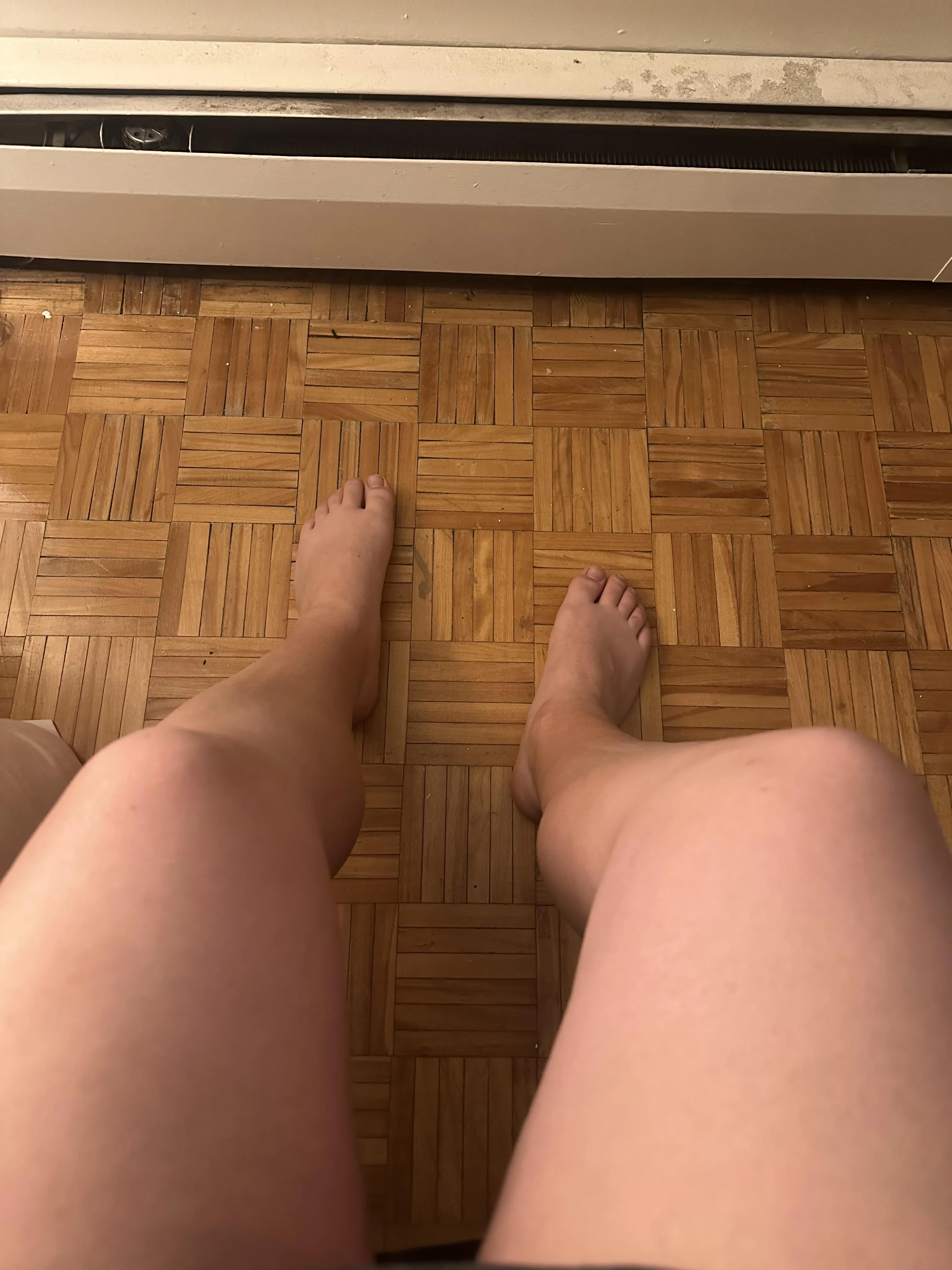 I need a footslave 🦶 🍯