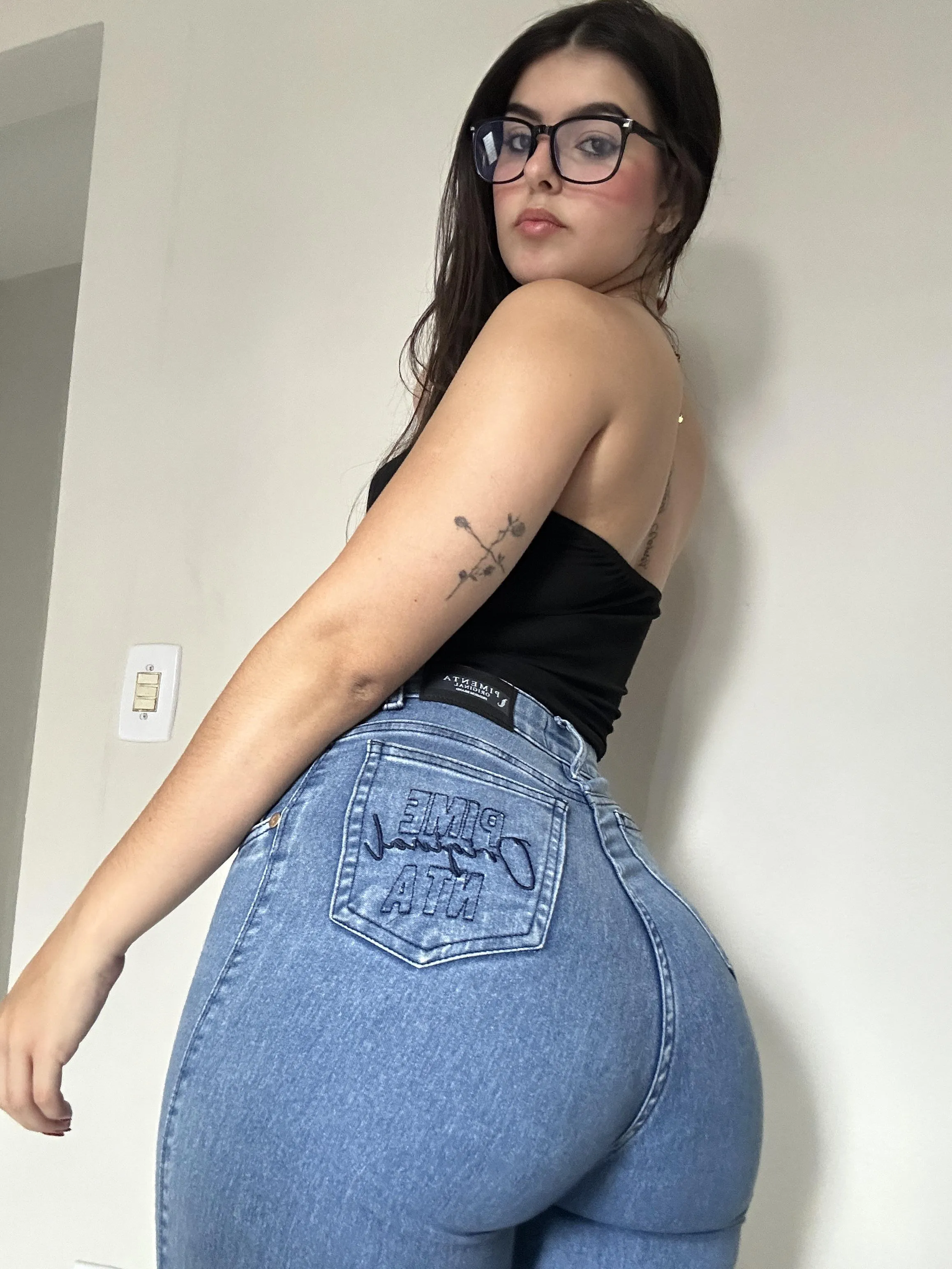 can my booty distract you alittle