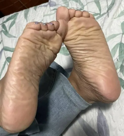 Enjoy these meaty wrinkly latina soles. You may thank me