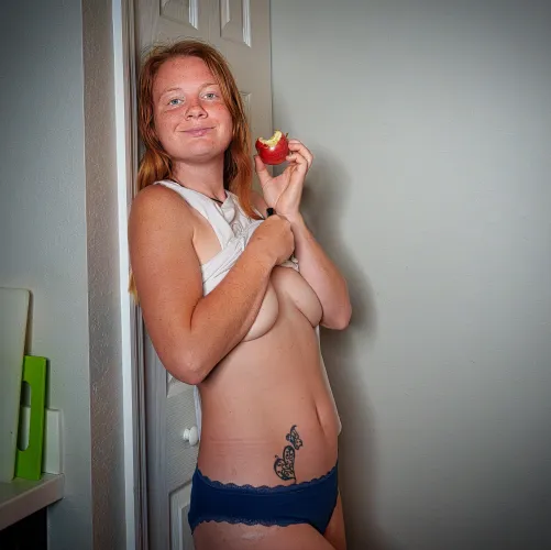 me: innocent pose. also me: plotting how to keep you staring for hours👀