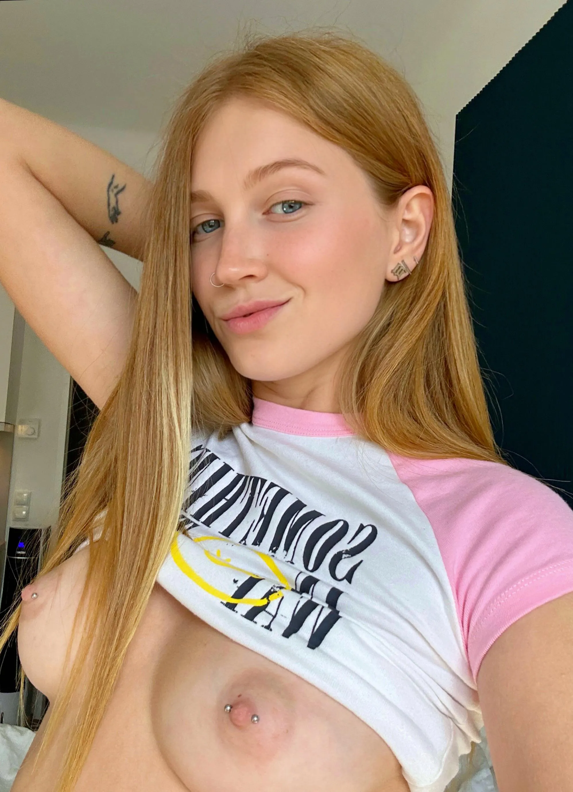 My nipples are super hard, I know u want them in your mouth hips