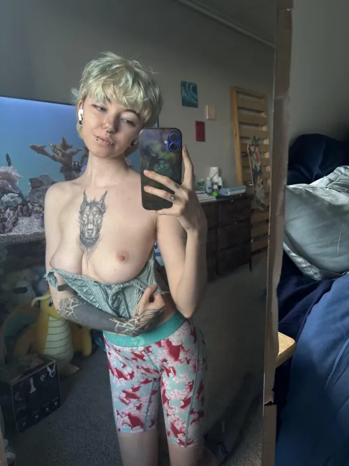 Pretty hair and nice tits :3