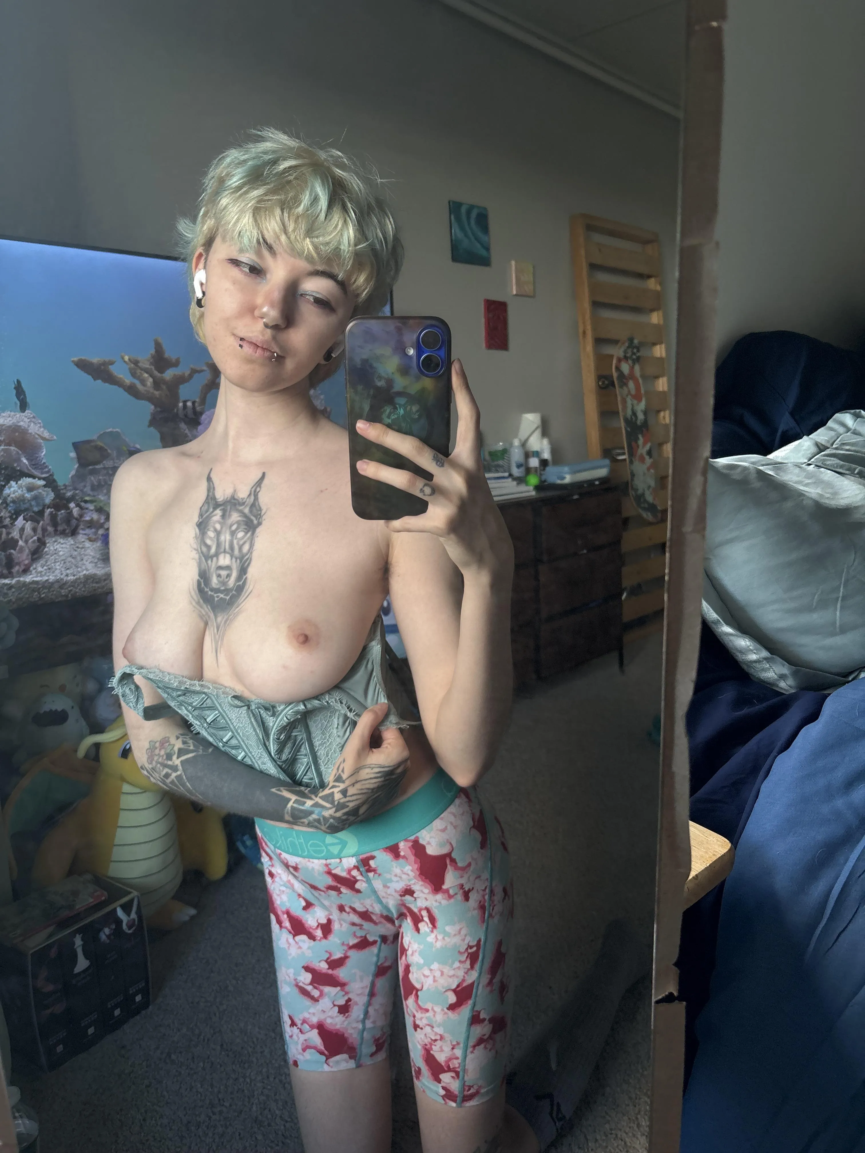 Pretty hair and nice tits :3