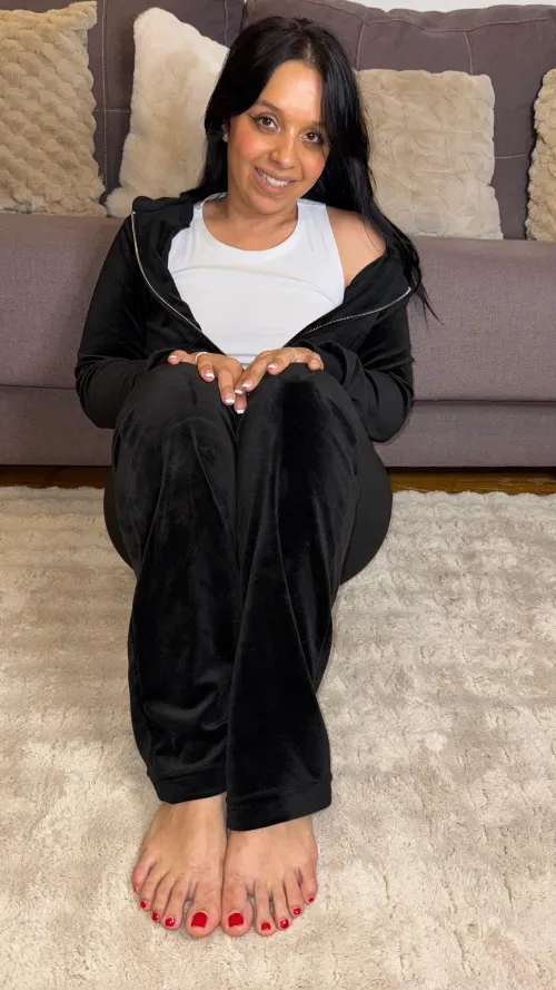 Proof that “happily ever after” comes with a *very* pretty smile.