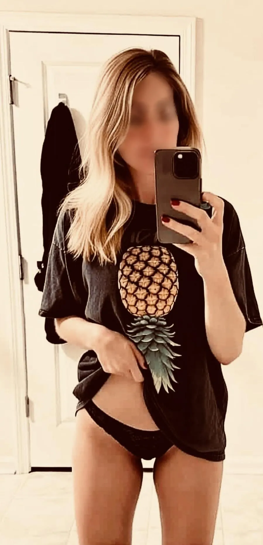 Tonight’s pajamas 🍍😜