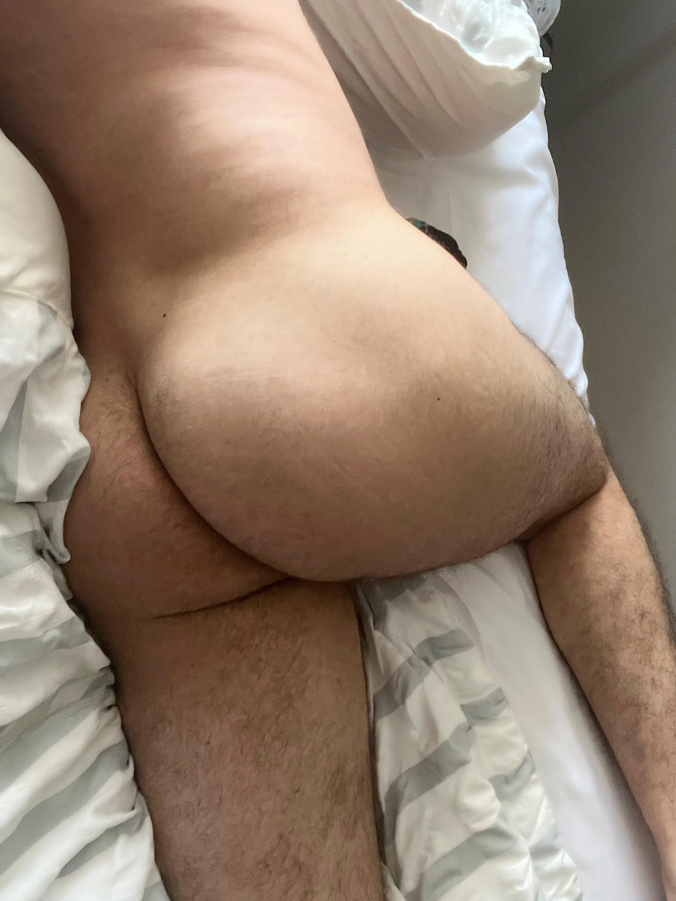 30M bi hubby, would you like the view if you walked in on him like this 💋