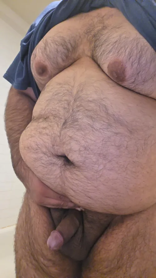 33 bear chub looking for another chub to jerk with got Snapchat add me highlight2zx