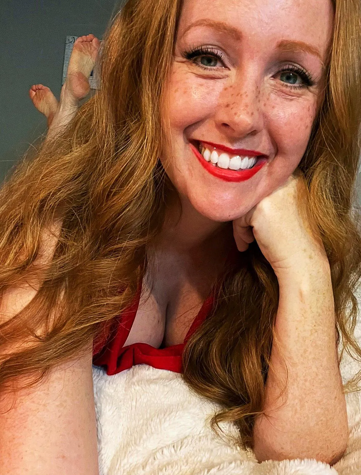 MILF, ginger, mom. Come See what I have