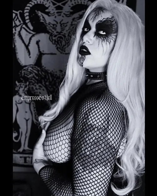 One of my favorite self portraits in corpse paint.